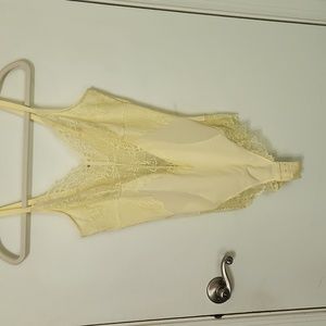 Pinsy lace bodysuit butter XL